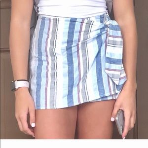 Striped Abercrombie linen skort size small